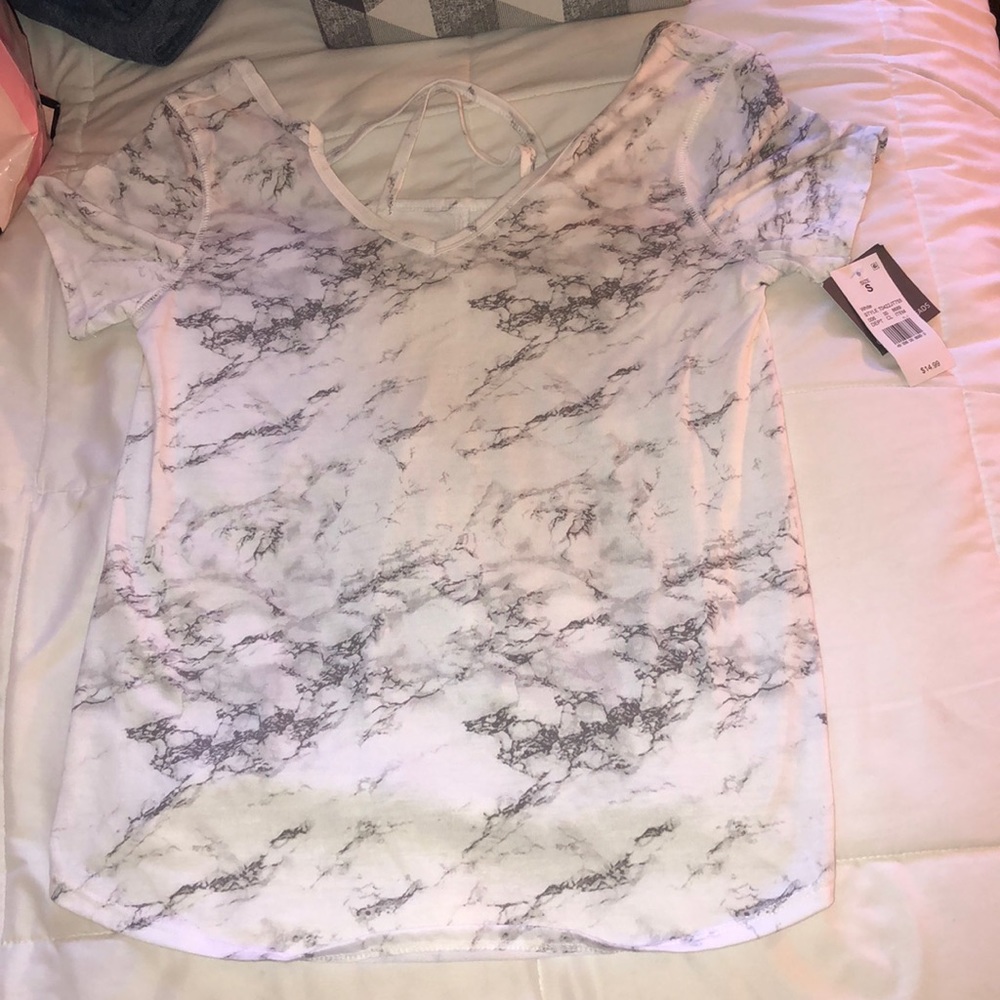 marble low cut shirt